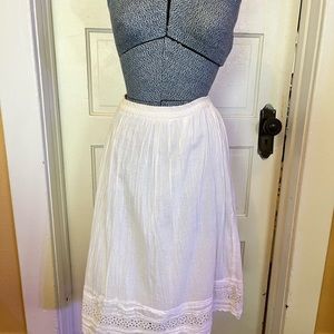EUC 100% cotton white mid length skirt!!